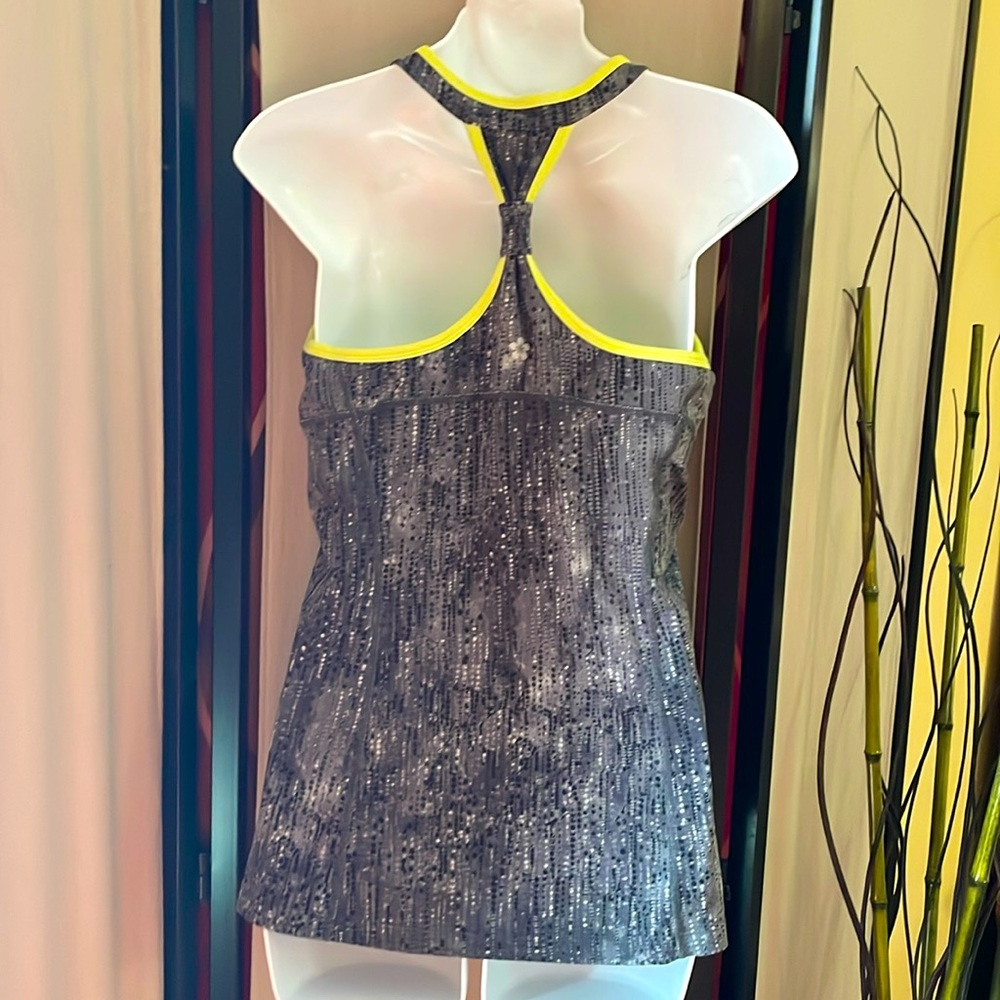 🦋2 for $27 🦋 Tuff Athletics Medium Muscle Top in Striped Charcoal & lime green